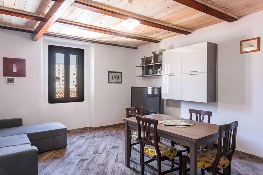 Roman Ruins - Elegant Apartment Olbia Exterior foto